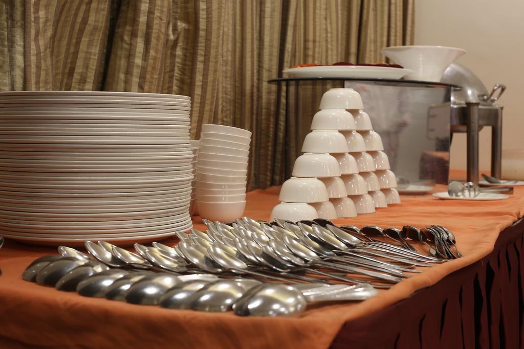 Hotel Silver Inn Mumbai  Buitenkant foto