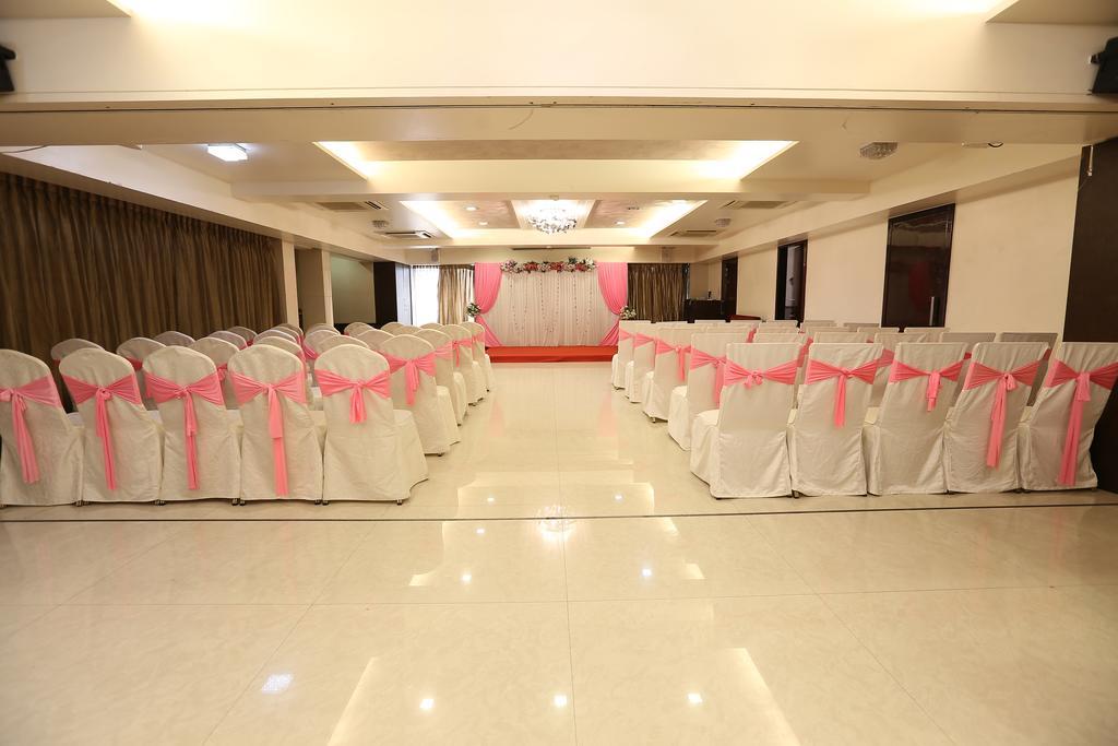 Hotel Silver Inn Mumbai  Buitenkant foto