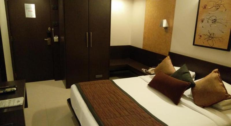 Hotel Silver Inn Mumbai  Buitenkant foto