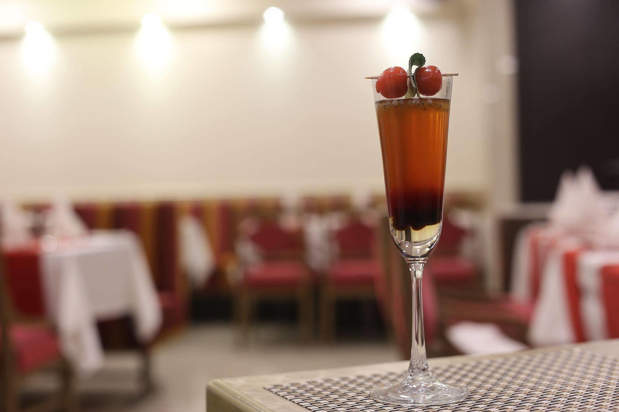 Hotel Silver Inn Mumbai  Buitenkant foto