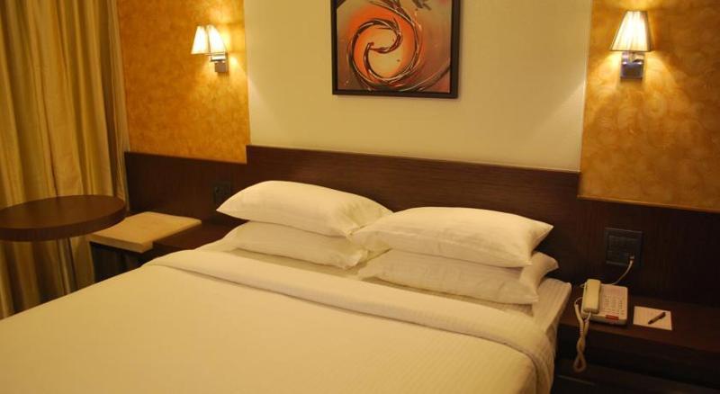 Hotel Silver Inn Mumbai  Buitenkant foto