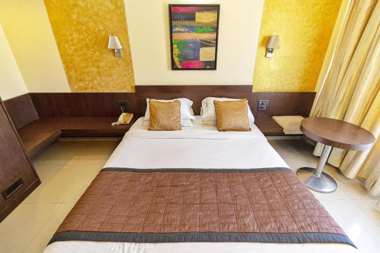 Hotel Silver Inn Mumbai  Buitenkant foto