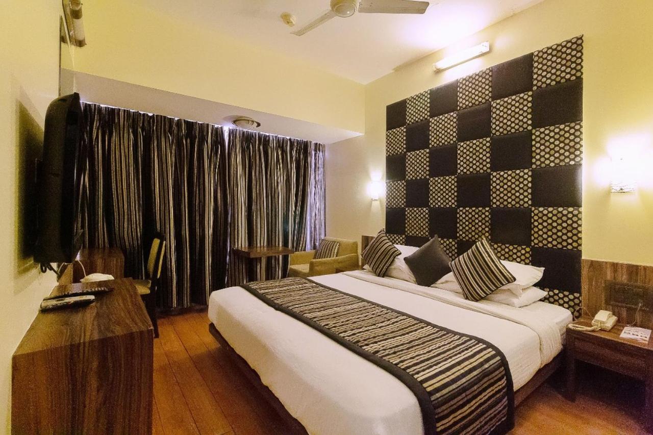 Hotel Silver Inn Mumbai  Buitenkant foto