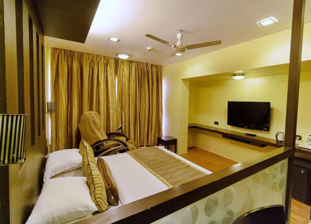 Hotel Silver Inn Mumbai  Buitenkant foto